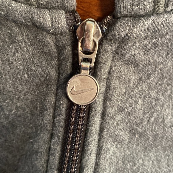 Nike hoodie size L (12/14). Approximately 22 inches long - Picture 4 of 10